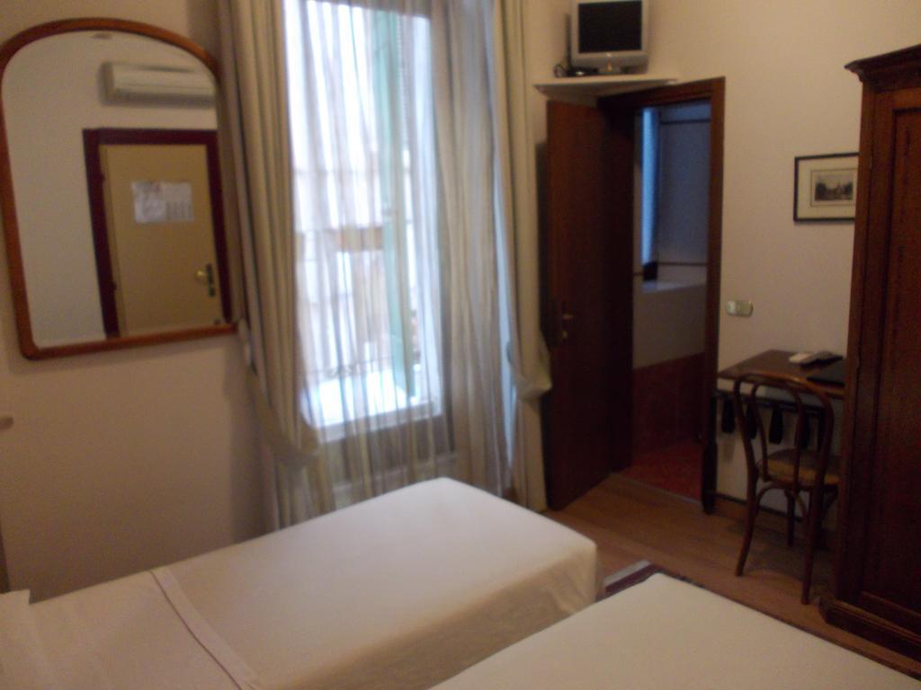Hotel Al Castello เวโรนา ภายนอก รูปภาพ