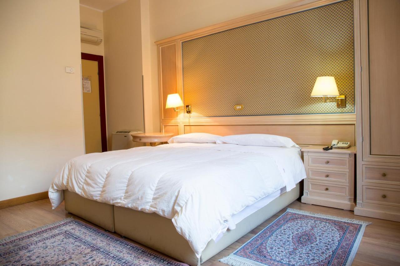 Hotel Al Castello เวโรนา ภายนอก รูปภาพ